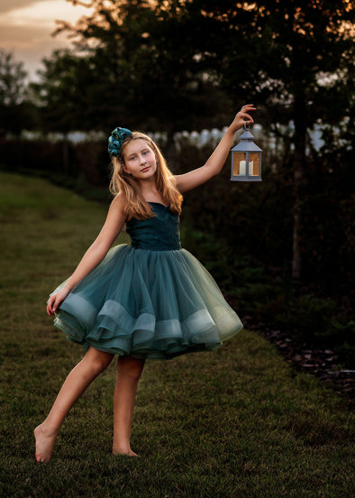 RESERVED for Little Dreamers INSIDERS: Traveling Rental Dress: "Jada": Size 10/12, fits 7-12