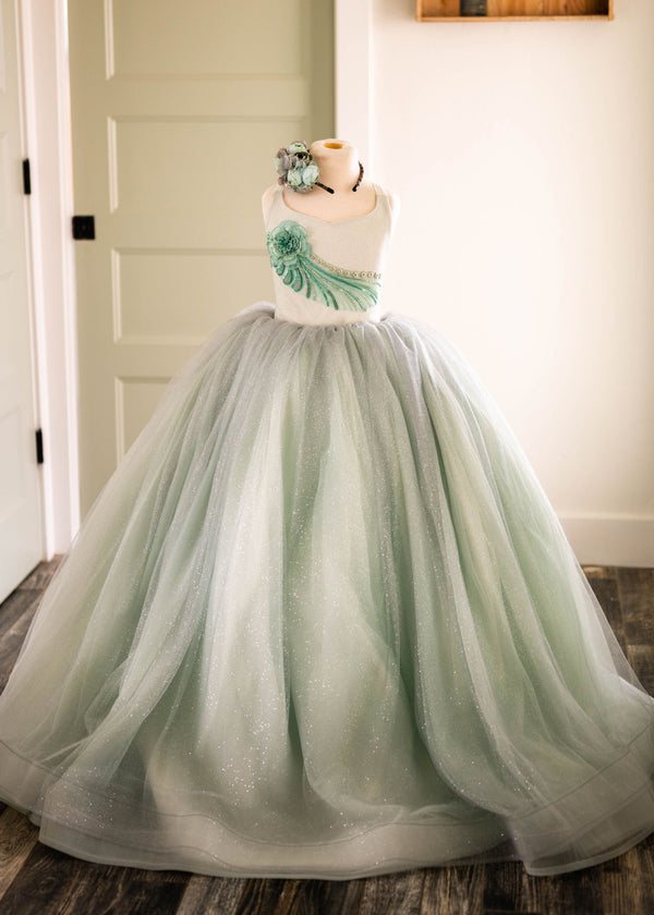 Traveling Rental Dress: The Aria: Size 10, fits 8-12 +