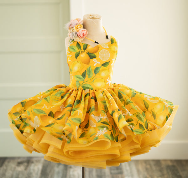 Traveling Rental Dress: Yellow Lemonade Shortie: Size 6, fits 4-8