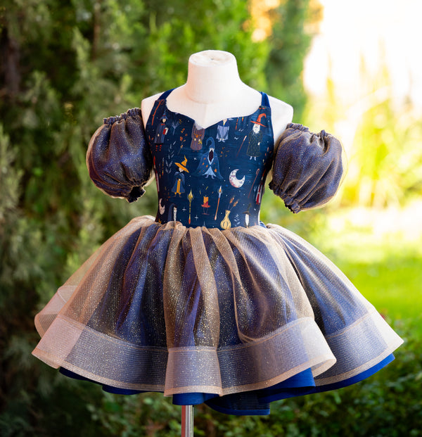 READY to SHIP Sale: Size 6, fits 4-8: 'Yer a Wizard'