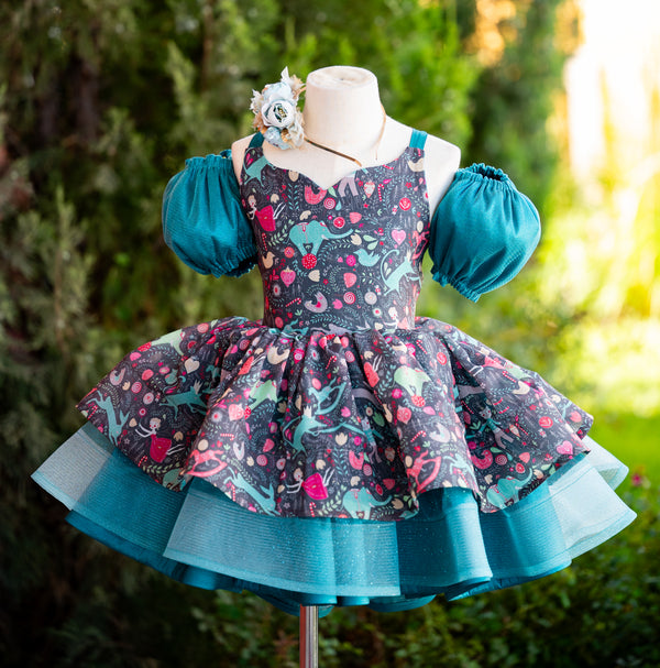 RTS Sale: Size 6, fits 4-8: 'Visions of Sugarplums'