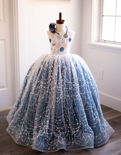 Traveling Rental Dress: The "Christmas Enchantment" Gown: Size 6, fits 4-8