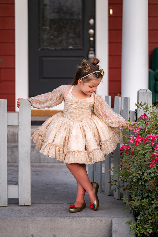 READY to SHIP: The "Penelope" in Champagne Lace: size 6, fits 4-8