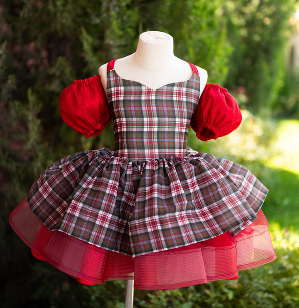 RTS Sale: Size 6, fits 4-8: 'Christmas in Scotland'
